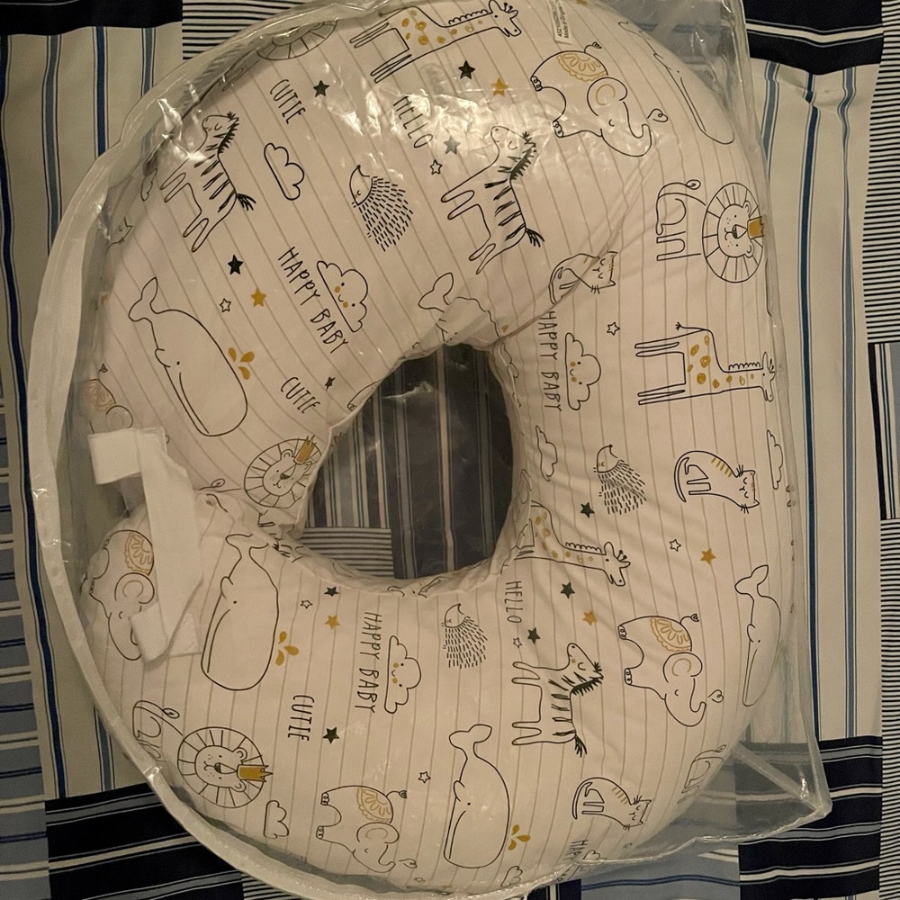 BRAND NEW Nursing Pillow